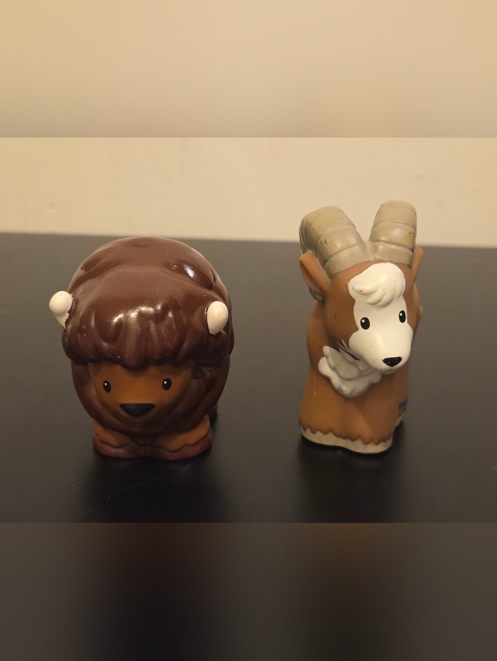 Little People Grassland Animals - Buffalo & Mountain Ram